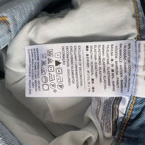 Levi's Women's High Rise Wedgie Jeans Size 34 Blue Light Wash Distressed - Picture 6 of 8